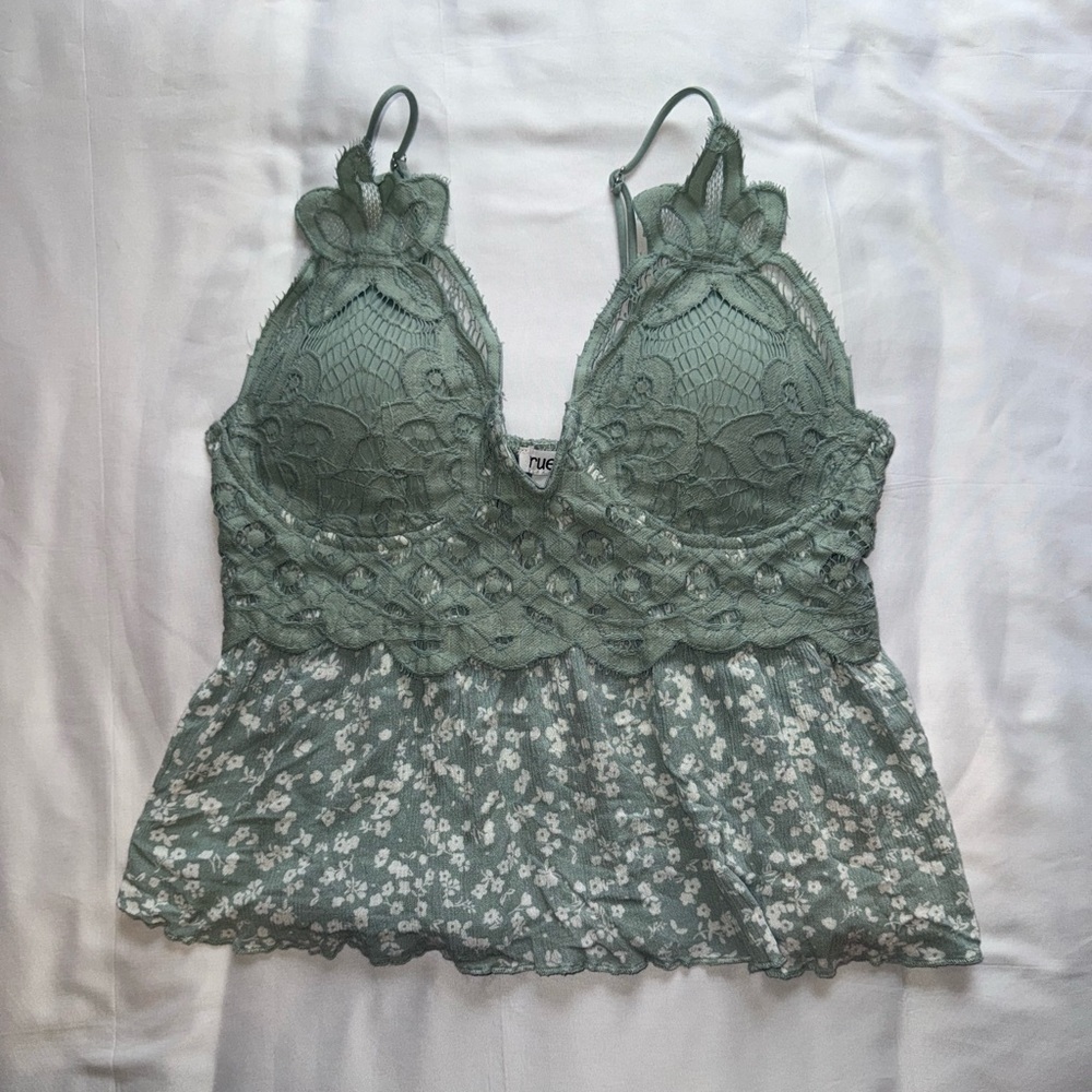 Rue21 Green and White Lace Floral Crop Top Size Large